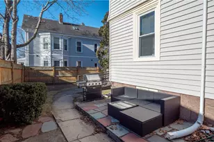 409 Broadway, Newport, RI 02840 - Photo 29