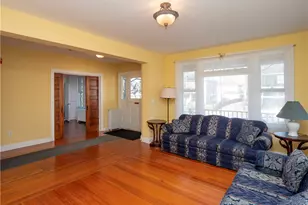 409 Broadway, Newport, RI 02840 - Photo 7