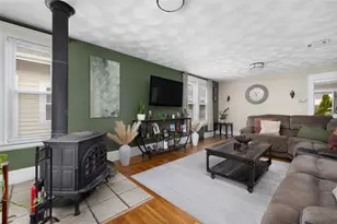 62 Peckham Ave, North Providence, RI 02908 - Photo 3