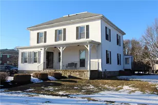 460 E Main Rd, Middletown, RI 02840 - Photo 1