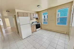 140 Cleveland St, Providence, RI 02909 - Photo 5