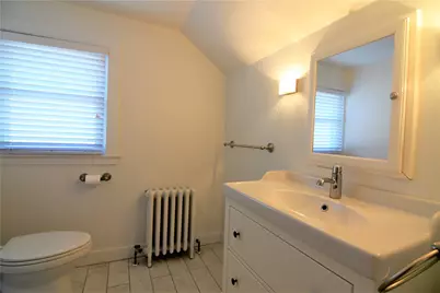 460 East Main Road, Middletown, RI 02842 - Photo 43