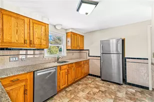 52 Dahlia St, Warwick, RI 02888 - Photo 13