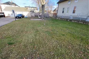 123 4th Ave, Woonsocket, RI 02895 - Photo 5