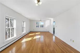 686 Hope St, Bristol, RI 02809 - Photo 5