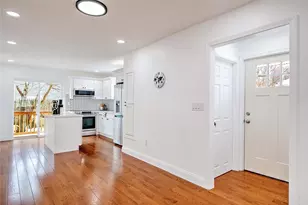 46 Hopewell Ave, Cranston, RI 02920 - Photo 15