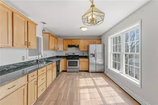 281 Swan St, Providence, RI 02905 - Photo 3
