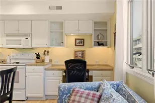 216 Goddard Row, Newport, RI 02840 - Photo 5