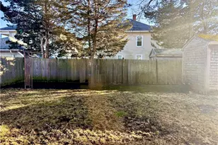 139 Suffolk Ave, Pawtucket, RI 0261 - Photo 23