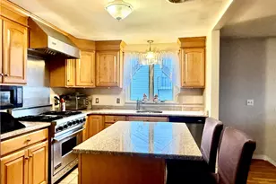 139 Suffolk Ave, Pawtucket, RI 0261 - Photo 5