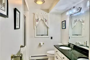 139 Suffolk Ave, Pawtucket, RI 0261 - Photo 13