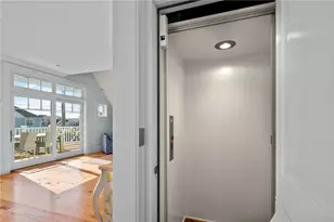 140 Tuckerman Ave, Middletown, RI 02842 - Photo 17