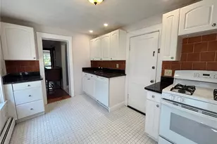 712 Hope St, Bristol, RI 02809 - Photo 11