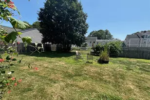 712 Hope St, Bristol, RI 02809 - Photo 17