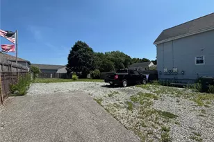 712 Hope St, Bristol, RI 02809 - Photo 19