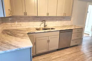 25 Thomas St, North Kingstown, RI 02852 - Photo 3