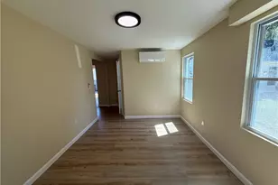 64 Ormsby Ave, Warwick, RI 02886 - Photo 5