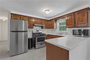 49 Ames St, Pawtucket, RI 02861 - Photo 3