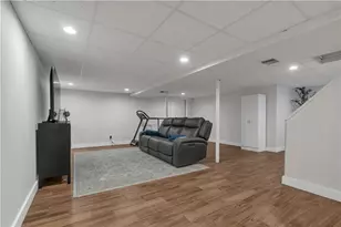 49 Ames St, Pawtucket, RI 02861 - Photo 19