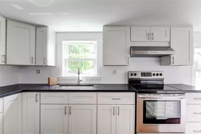 44 Paquins Lane, Portsmouth, RI 02871 - Photo 9