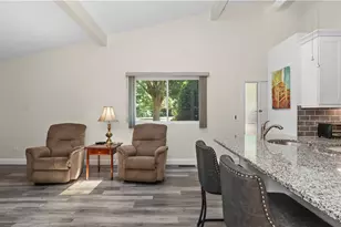 993 Williamsburg Cir, Warwick, RI 02886 - Photo 15