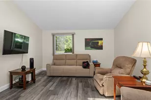 993 Williamsburg Cir, Warwick, RI 02886 - Photo 7