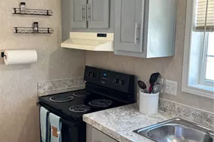 662 Forest Park Pkwy, Middletown, RI 02842 - Photo 3