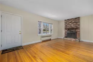 30 Toppa Blvd, Newport, RI 02840 - Photo 5