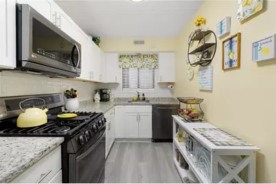 650 East Greenwich Avenue #3/102, West Warwick, RI 02893 - Photo 9