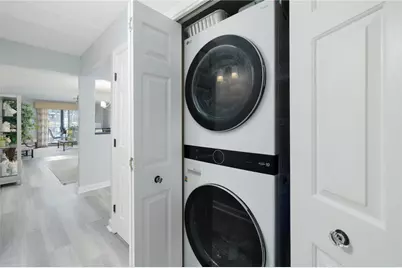 650 East Greenwich Avenue #3/102, West Warwick, RI 02893 - Photo 5