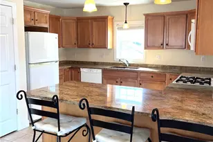 31 Garfield Ave, Bristol, RI 02806 - Photo 9