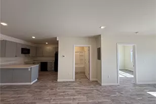 327 Pine St, Pawtucket, RI 02860 - Photo 3