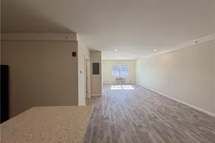 327 Pine St, Pawtucket, RI 02860 - Photo 5