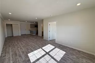 327 Pine St, Pawtucket, RI 02860 - Photo 7