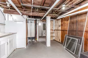 41 Wellesley St, North Providence, RI 02904 - Photo 33