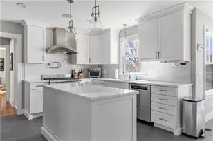 24 Hyland Ave, East Greenwich, RI 02818 - Photo 11