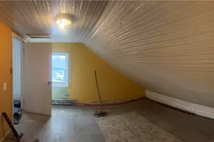 30 Bridgham St, Providence, RI 02907 - Photo 13