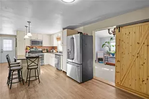 2 Marian Ln, Woonsocket, RI 02895 - Photo 9