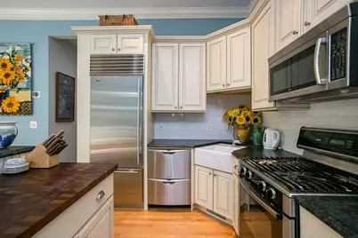 1 Seaview Avenue #5, Newport, RI 02840 - Photo 3