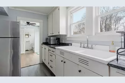 13 Prospect Avenue, Narragansett, RI 02882 - Photo 9