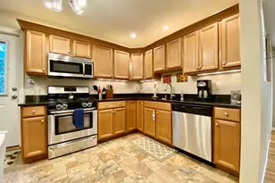 61 Callender Ave, Newport, RI 02840 - Photo 1