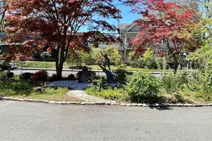 96 Rhode Island Ave, Newport, RI 02840 - Photo 23