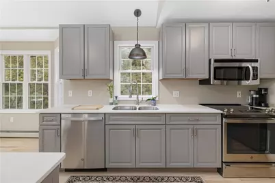 125 Montauk Road, Narragansett, RI 02882 - Photo 3