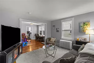 44 Bedlow Ave, Newport, RI 02840 - Photo 15