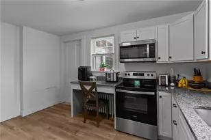 44 Bedlow Ave, Newport, RI 02840 - Photo 7