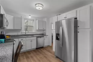 44 Bedlow Ave, Newport, RI 02840 - Photo 9