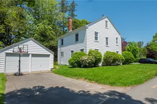 27 Red Cross Ave, Newport, RI 02840 - Photo 3