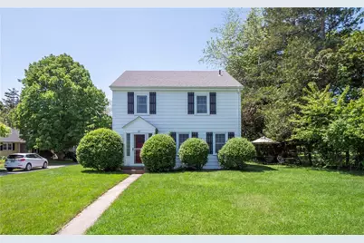 27 Red Cross Avenue, Newport, RI 02840 - Photo 1