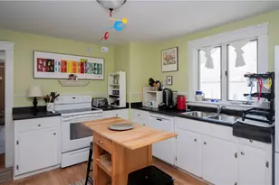 27 Red Cross Ave, Newport, RI 02840 - Photo 19