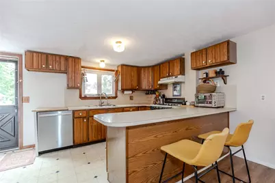 339 Beverage Hill Avenue, Pawtucket, RI 02861 - Photo 15